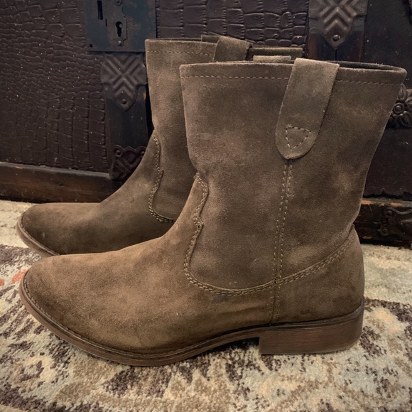 **ZigiSoho Boots!  Size 9** - Picture 2 of 8